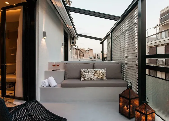 *** Boutique Syntagma Apartment W/ Plunge Pool ***